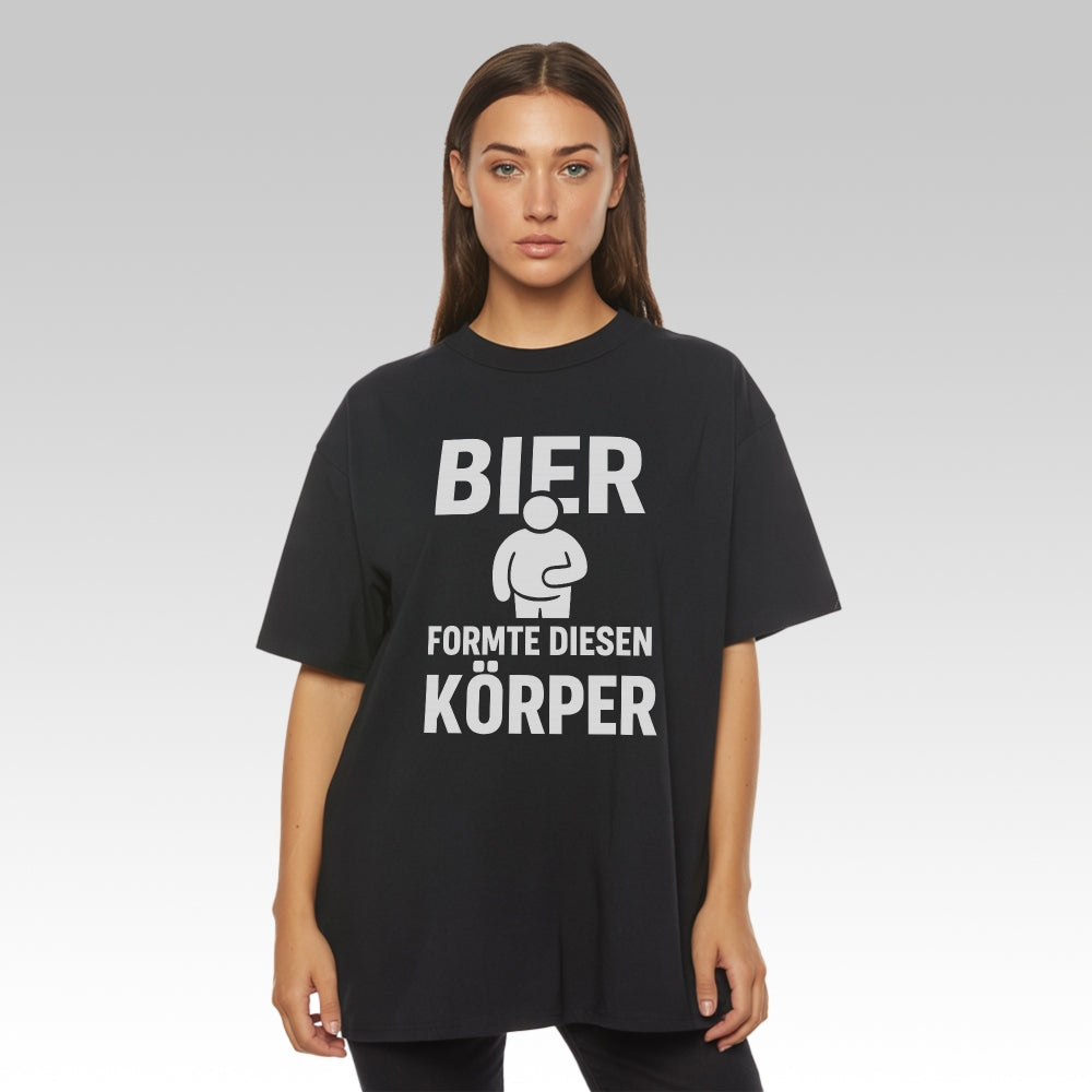 GEFORMTER KÖRPER - Oversize T-Shirt